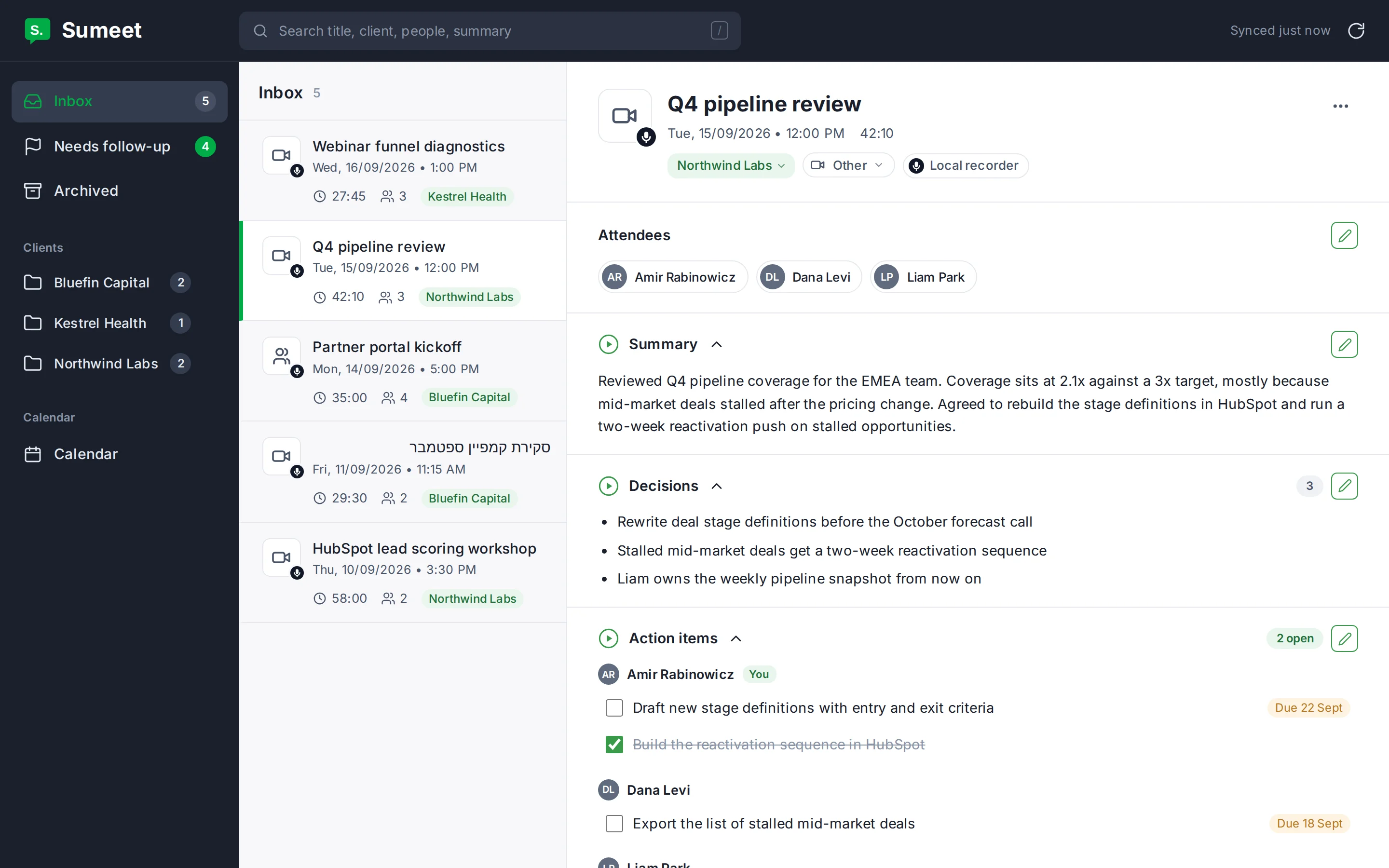 Sumeet inbox with sample data: sidebar, meeting list and the Q4 pipeline review selected